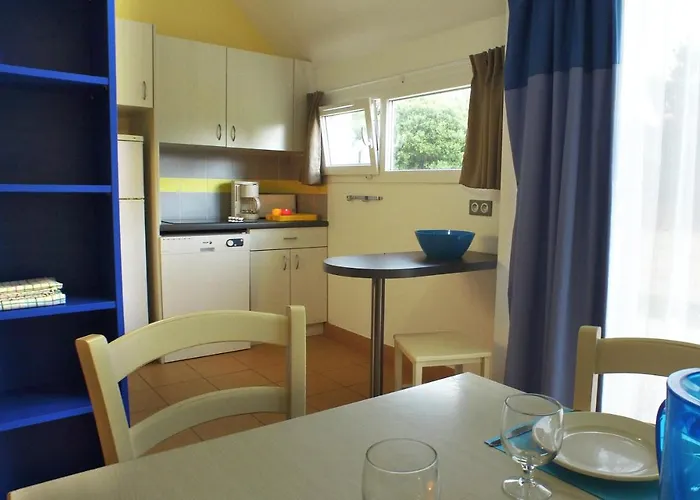 Vvf Les Plages De Guerande ホリデーパーク 3*